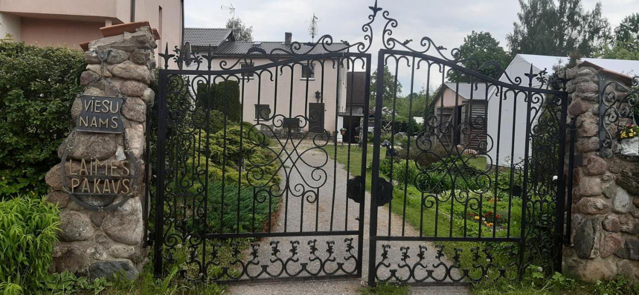 Hotel Viesu Nams "Laimes Pakavs" Straupe Zewnętrze zdjęcie