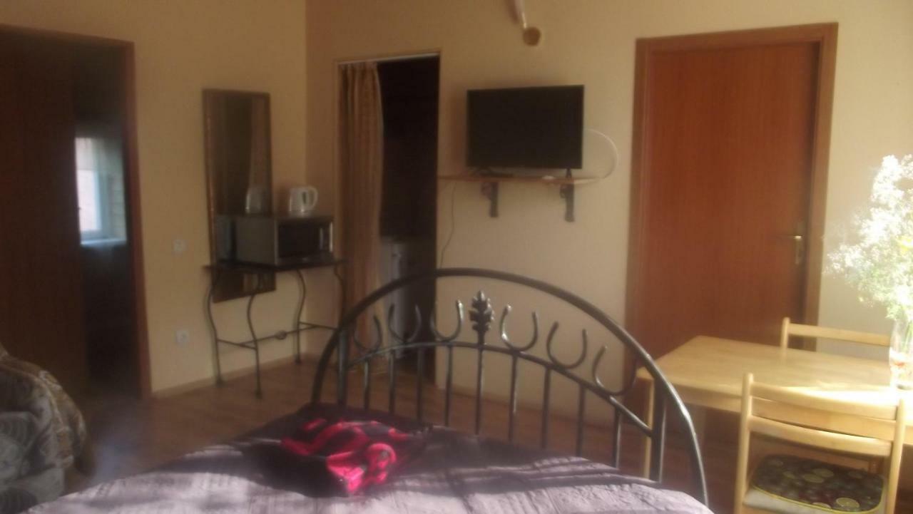 Hotel Viesu Nams "Laimes Pakavs" Straupe Zewnętrze zdjęcie